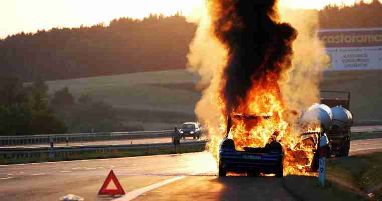 Bezpieczeństwo pożarowe samochodów elektrycznych