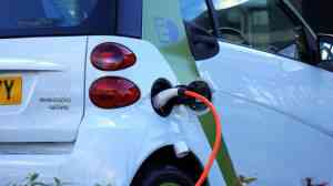 Wady i zalety samochodów elektrycznych