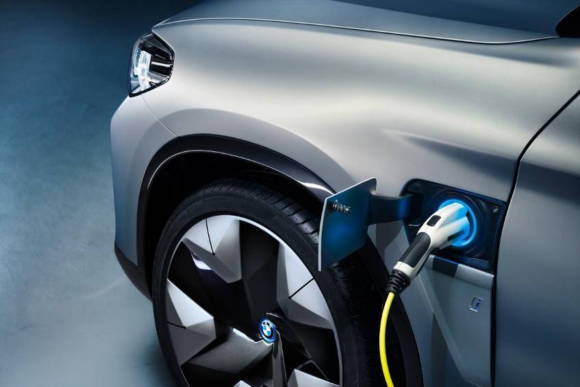 BMW przyznaje ogromne zamówienie na ogniwa akumulatorowe