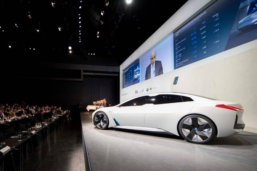 BMW zapowiada e-SUV iX3